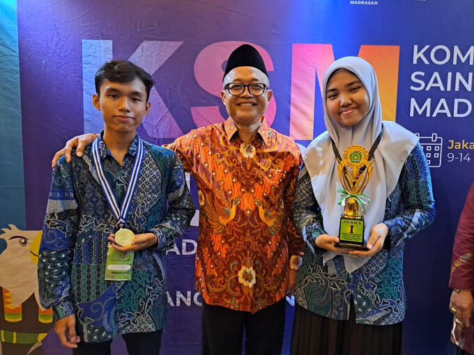 Juara 1 - Madrasah Young Research (MYRES)